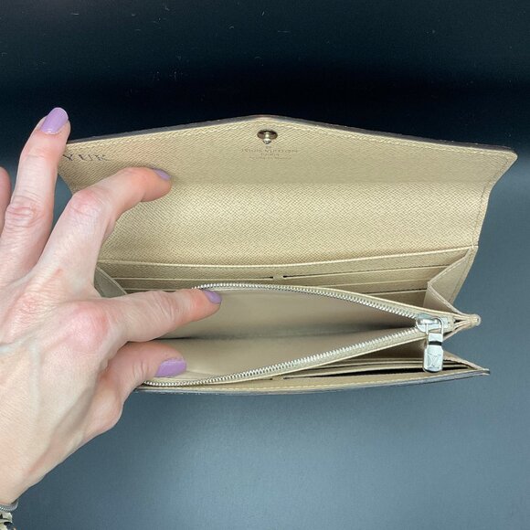 A cond Louis Vuitton Portefeuille Sarah Epi Long Wallet - ivory - Picture 10 of 12